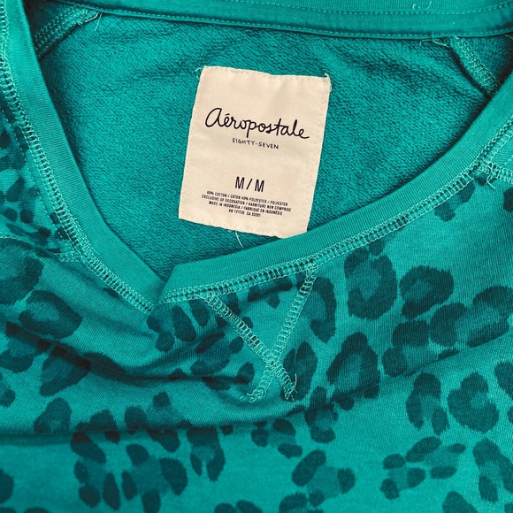 ❌SOLD ❌ Cheetah print sweater - Picture 4 of 5